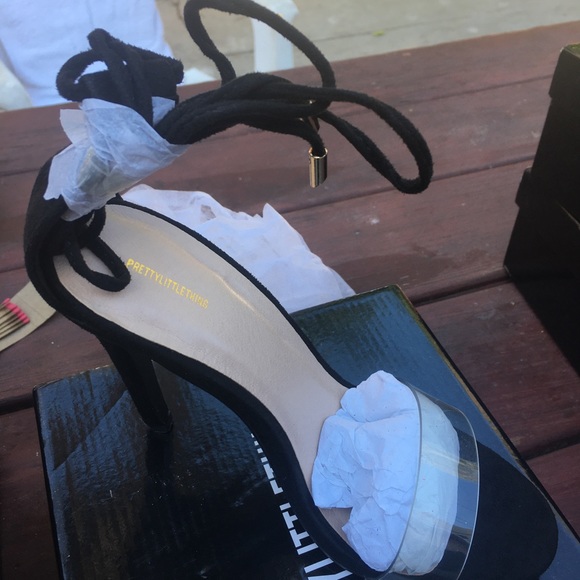 PRETTY LITTLE THING SHOES A FEW DIFFERENT SIZES - Picture 4 of 8